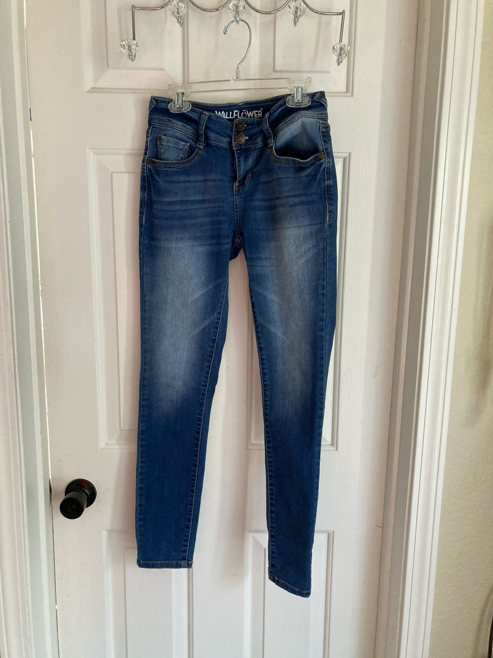 Wallflower Women's Medium Blue Skinny Jeans